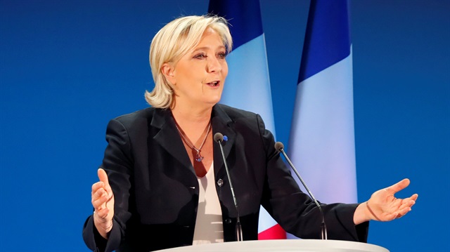 Ulusal Cephe lideri Le Pen