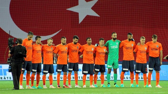 Başakşehir'de sezonun en kritik maçları öncesinde yıldız isimler forma giyemeyecek. 
