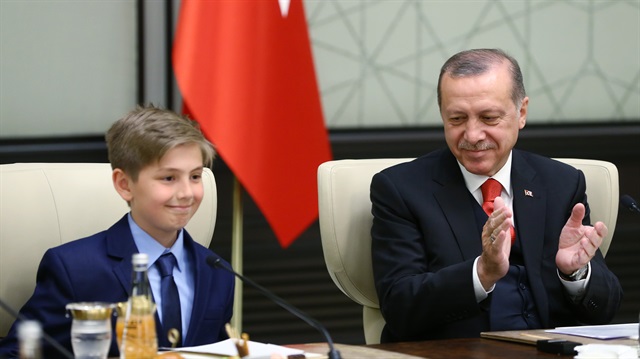 أردوغان يترك منصبه الرئاسي لطالب تركي