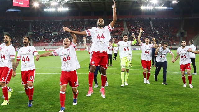 Olympiakos 44. şampiyonluğunu ilan etti.