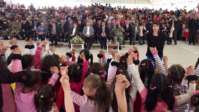 في عيد الطفولة ولاية تركية لم تنسَ أطفال سوريا بل فلعت شيئًا..