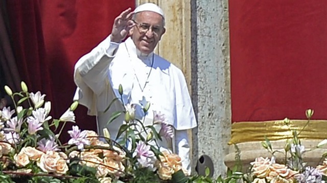 Papa, uluslararası anlaşmaların bugün insan haklarından daha önde geldiğini söyledi.