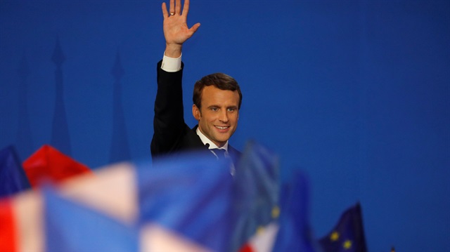 "En Marche" (Yürüyüş) Hareketi'nin lideri Emmanuel Macron