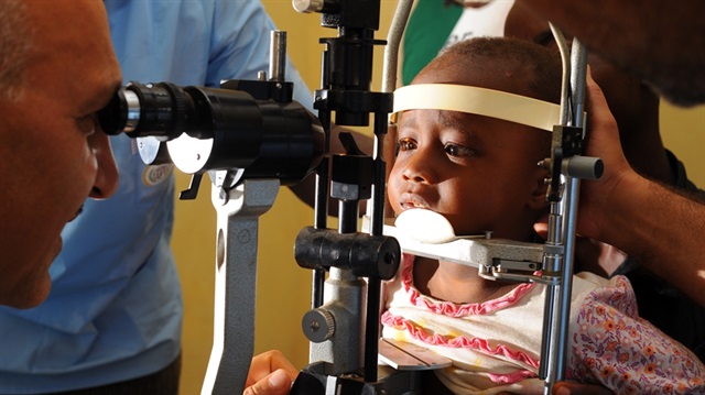 Afrika'da katarakt sebebiyle göremeyen bir çok kişinin gözünün açılması amacıyla başlatılan kampanya için iki kurum ortak seferber oldu. 