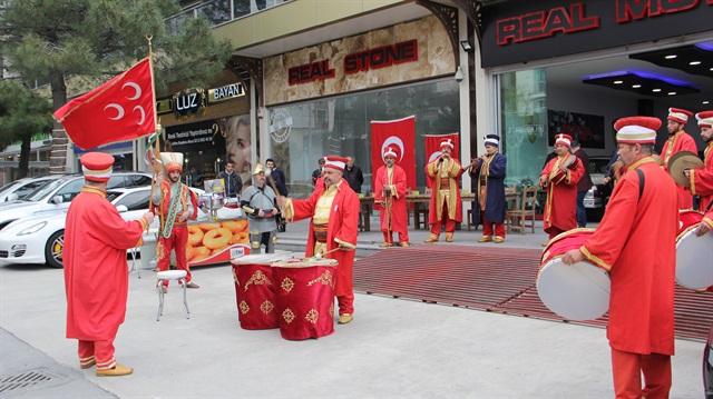 Tencere tavacılara mehterli tepki