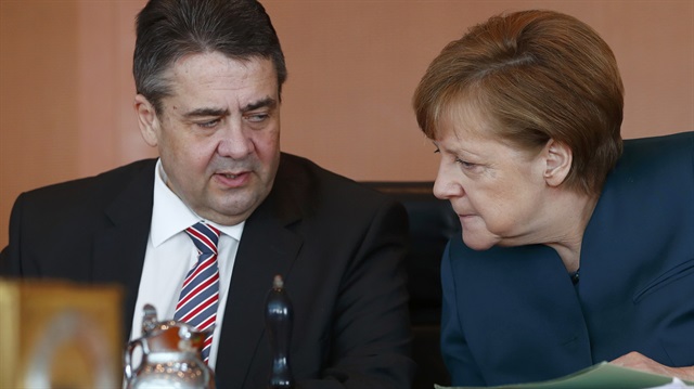Almanya Dışişleri Bakanı Sigmar Gabriel ve Almanya Başbakanı Angela Merkel