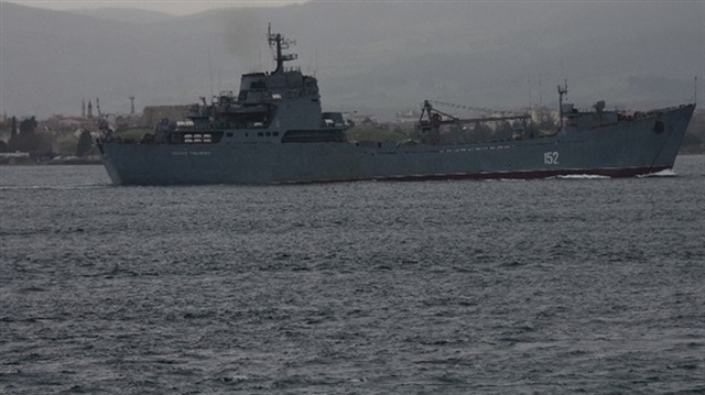 غرق سفينة حربية روسية بعد اصطدامها بسفينة شحن بالقرب من إسطنبول.. وإنقاذ 78 جندياً