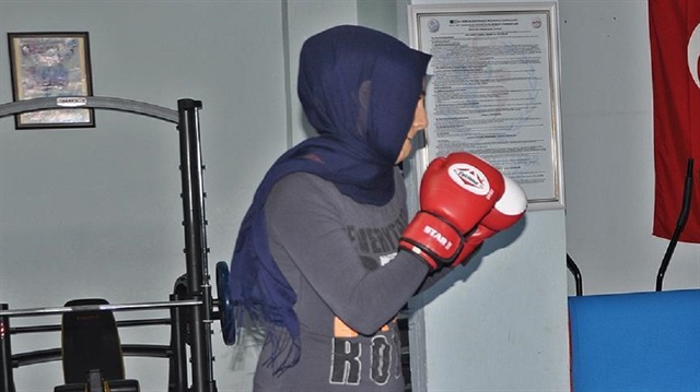 A veiled boxer