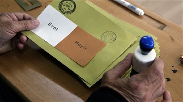 اللجنة العليا للانتخابات في تركيا تعلن النتيجة النهائية للاستفتاء 