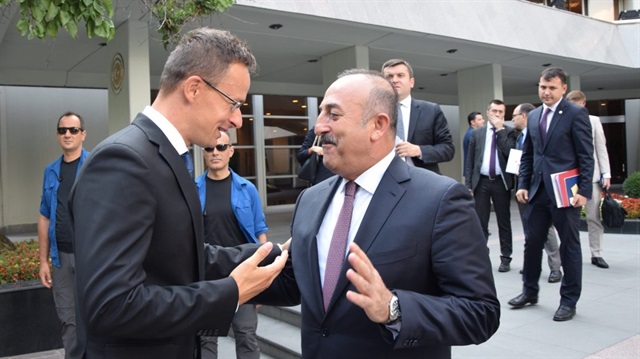 وزير خارجية المجر: أمن أوروبا مرتبط باستقرار تركيا