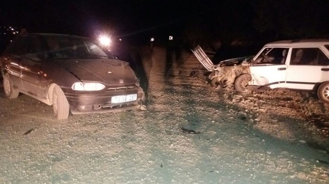 Karabük Yerel Haber: Karabük-Yenice Karayolu üzerinde iki otomobilin çarpışması sonrası meydana gelen trafik kazasında 5 kişi yaralandı.
​