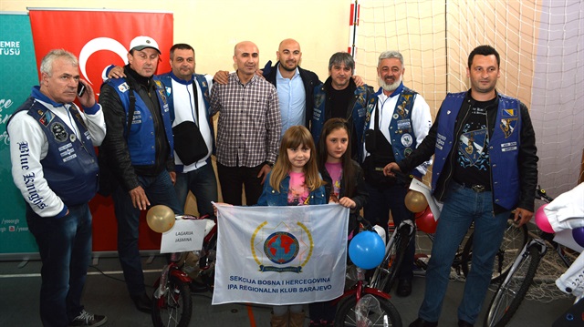 هيئة الإغاثة التركية تهدي 80 دراجة هوائية للأيتام في البوسنة