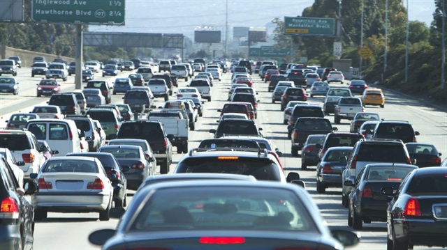 Metropol şehirlerde yaşanan trafik, şehir sakinleri için büyük sorun teşkil ediyor.