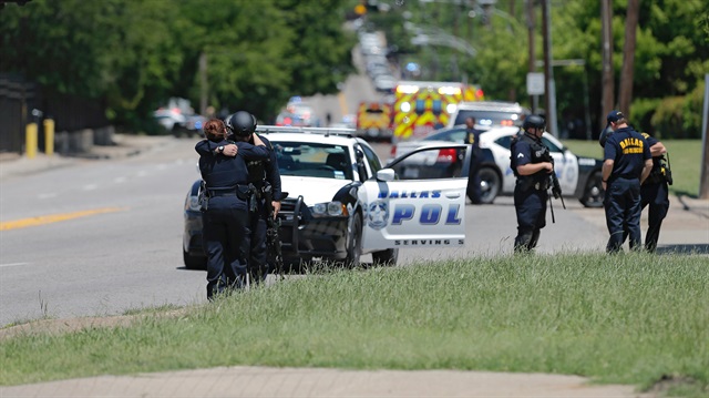 1 dead, 3 injured in stabbings at Texas university