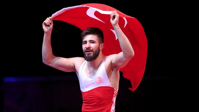 Milli güreşçi Süleyman Atlı'dan bronz madalya