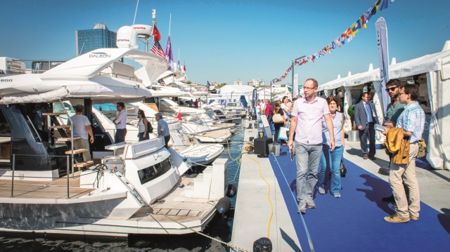 Yeni yapılan Ataköy Marina, 25 metreden 100 metreye kadar uzunluktaki 232 mega yata aynı anda ev sahipliği yapıyor.