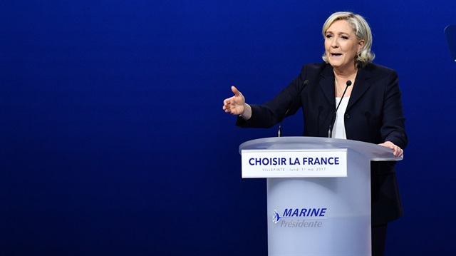 Fransa'da aşırı sağın adayı Le Pen, medyayı casusluk yapmakla  suçladı.