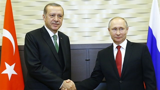 Ortak açıklama yapılıyor.