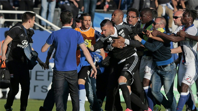 Lyon'un Fransız kalecisi Anthony Lopes'in Bastia maçındaki gergin tavırları olayların fitilini ateşlemişti.
