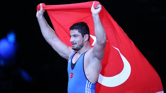 Erkekler serbest stilde 125 kiloda Taha Akgül altın madalya kazanarak 7. kez üst üste Avrupa şampiyonu oldu. 