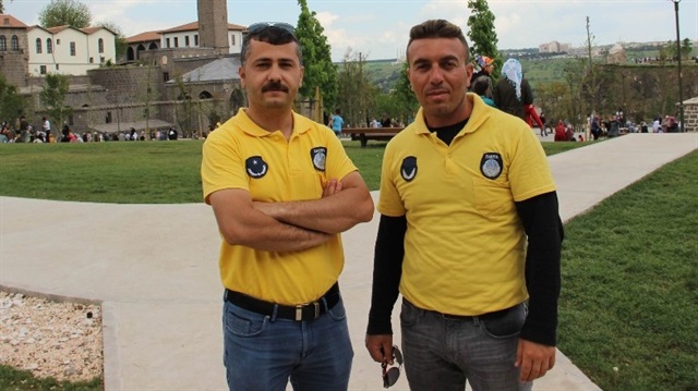 Diyarbakır Büyükşehir Belediyesi zabıta görevlileri. 