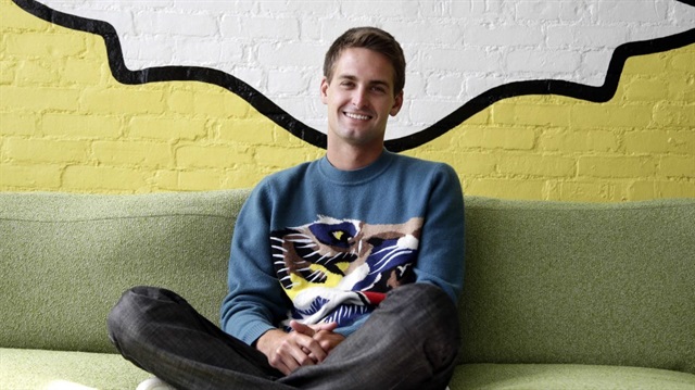 26 yaşındaki Evan Spiegel'in 2011 yılında arkadaşlarıyla kurduğu Snapchat, Facebook'un 3.9 milyarlık satın alma teklifini reddetmişti.