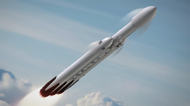 Falcon Heavy ile 2020 yılına kadar Mars'a 2 turist götürülecek.