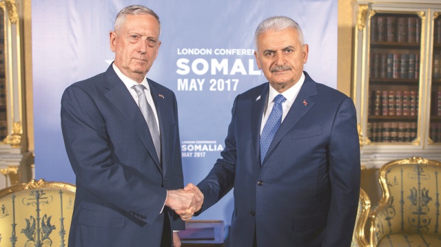 ABD Savunma Bakanı 
James Mattis ve Başbakan Binali Yıldırım