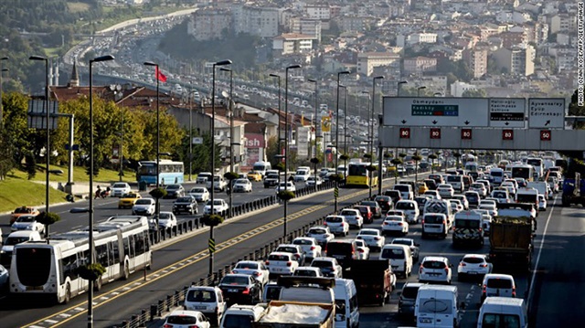 Türkiye genelinde özellikle büyükşehir belediyelerinin, büyük nüfus ve mobiliteyi yönetebilmek için akıllı şehir uygulamalarına yatırım yapılıyor.