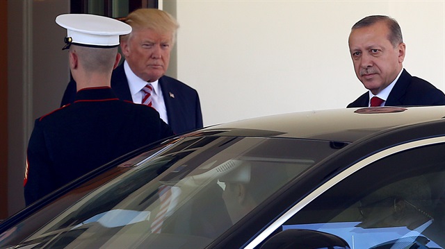 ABD Başkanı Donald Trump, Cumhurbaşkanı Recep Tayyip Erdoğan'ı kapıda uğurladı.