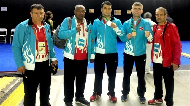 91 kg sporcumuz Burak Aksın gümüş, 81 kg temsilcimiz Cem Karlıdağ ise bronz madalya kazandı.