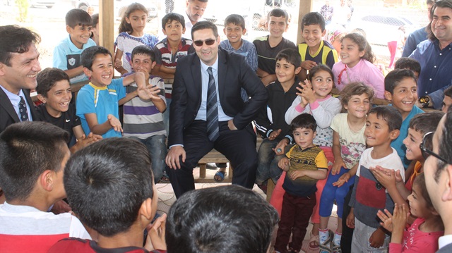 Bismil Belediyesi Başkan Vekili Kaymakam Turgay Gülenç, çocuklarla sohbet etti. 