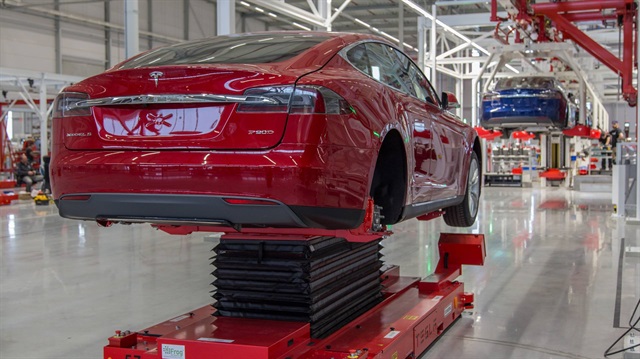 Elektrikli otomotiv üreticisi Tesla'nın kurucusu Elon Musk, Firmanın marka değerinin olması gerekenden yüksek olduğunu dile getirdi.