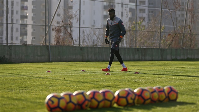 Charles Itandje Süper Lig deneyimini 2013-2014 yılında Konyaspor'la yaşamıştı.