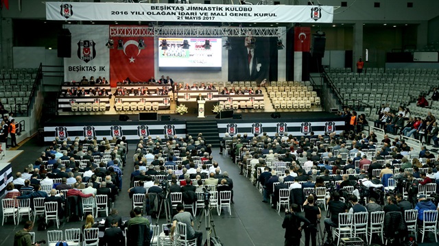 Beşiktaş genel kurulunda tartışma çıktı.