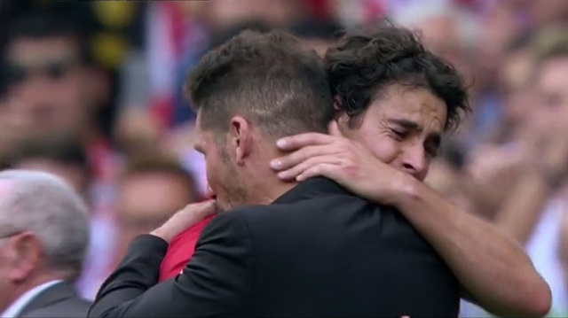 Portekizli futbolcu Tiago Mendes, gözyaşlarıyla Atletico Madrid kariyerini noktaladı. 