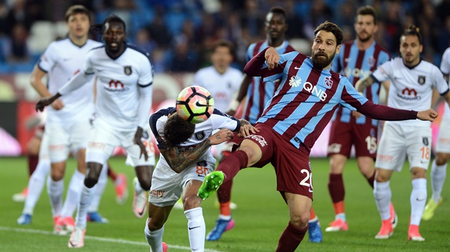 Başakşehir, Trabzonspor'la 0-0 berabere kaldı ve şampiyonluk şansını mucizelere bıraktı.