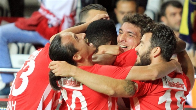 Antalyaspor, Süper Lig tarihindeki puan rekorunu kırdı.