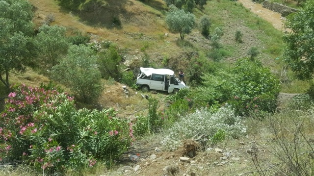 Aydın Nazilli’de işçi servisi köprüden uçtu: 9 yaralı