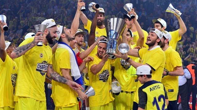 Fenerbahçe Euroleague şampiyonluğunu taraftarlarıyla kutlayacak.