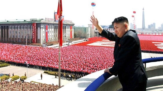 Kuzey Kore, Pazar günü orta menzilli füze fırlattı.
