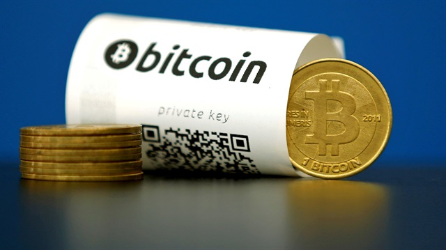 Sanal para birimi Bitcoin'in değeri 2.230 doların üzerine çıkarak rekor kırdı.