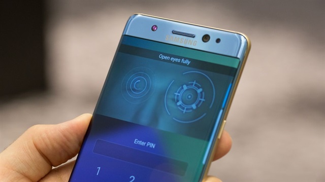 Güney Koreli teknoloji devi Samsung, iris tarayıcıyı kaldırma kararı aldı.