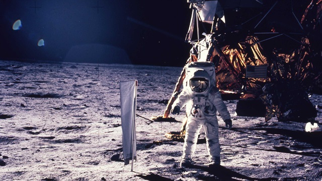 Neil Armstrong tarafından toplanan 'Ay tozu' inanılmaz bir fiyata satılacak