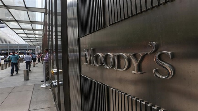 Moody's warned that China's credit rating could be again lowered.