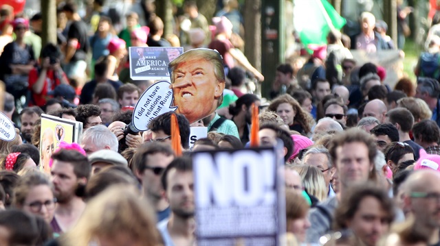 Brüksel'e giden ABD Başkanı Trump'a protesto gösterisi düzenlendi.
