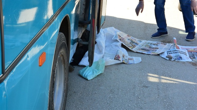 Tokat’ın Erbaa ilçesinde halk minibüsünün altında kalan yaşlı kadın hayatını kaybetti.