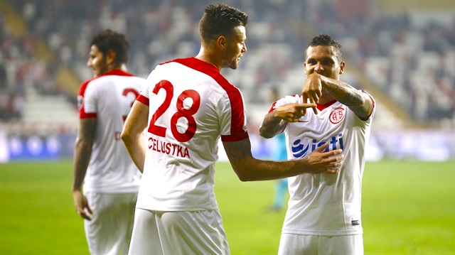 Antalyaspor'dan ayrılacağı açıklanan Ramon Motta'nın yeni takımı netlik kazandı. 