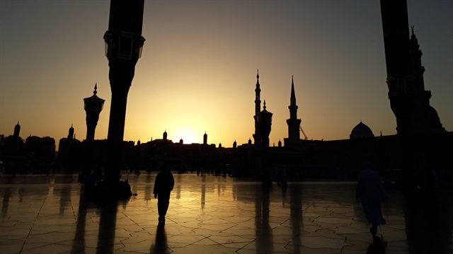 Divan şairi Nâbî'nin Peygamber aşkı Medine minarelerinden duyulmuştu.