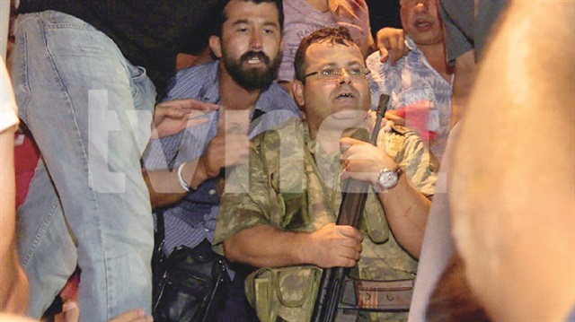 Cuntacı müdür Mithat Aynacı, 15 Temmuz akşamı tankın içinde yakalanmıştı.